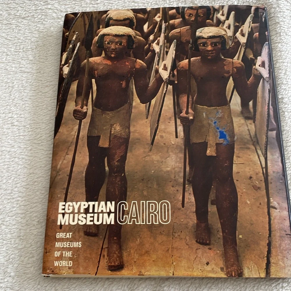 Egyptian Museum Cairo hardcover 1977 museums of the world - Picture 2 of 11